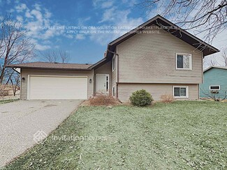7492 Dallas Ln N, Maple Grove, MN 55311