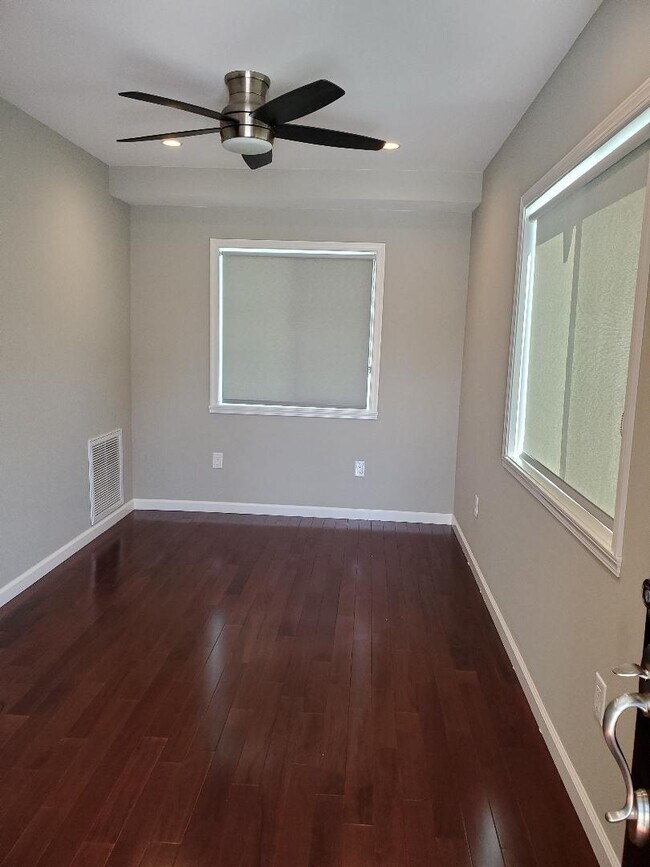 8023 Genesta Ave, Los Angeles, CA 91406