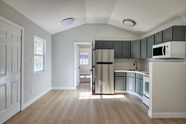 2913 Filbert St unit 2917, Emeryville, CA 94608 - photo 2