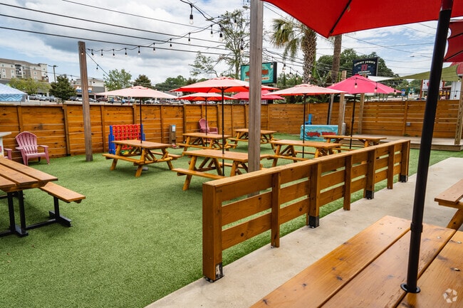 Burrito Border offers outdoor dining and live music near University.