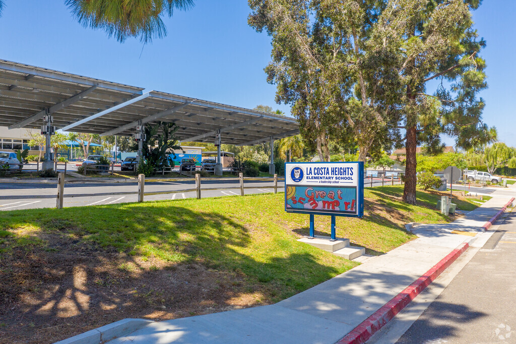 Welcome to La Costa Heights Elementary School located in Carlsbad, CA.