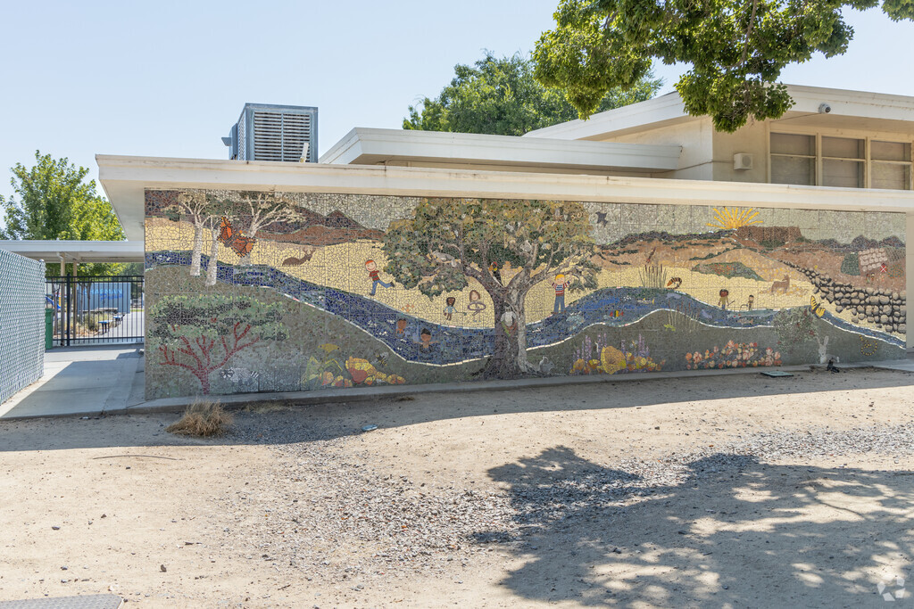 Chapman Eementary School is a public school.