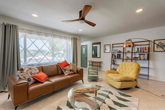 6631 E Oak St, Scottsdale, AZ 85257