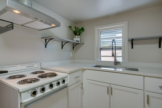 600 Larkin Springs Rd, Nashville, TN 37115