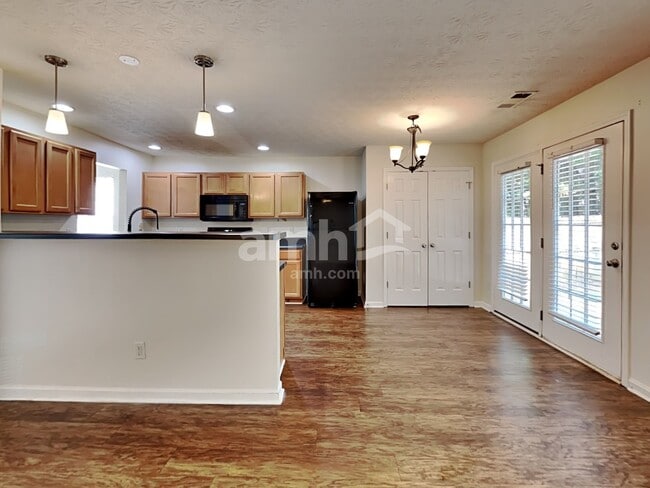 307 Meadows Ln, Canton, GA 30114 - photo 3