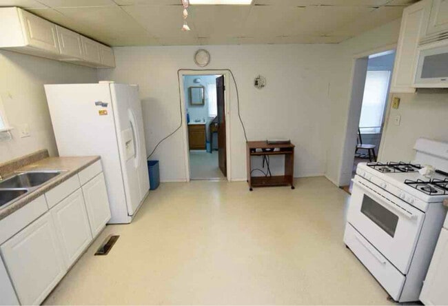 424 W Chickasaw St, Tahlequah, OK 74464 - photo 2