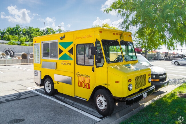 The Jamaican Country Chicken food truck found at the Glenridge Shopping Plaza in Landover Hills.