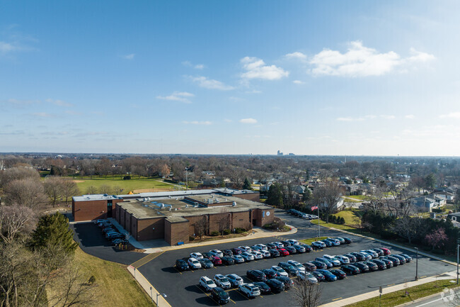 The student to teacher ratio at Michael Collins Elementary School is 14-1.