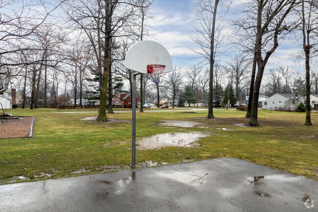 Redwood Elementary School can join a variety of clubs.