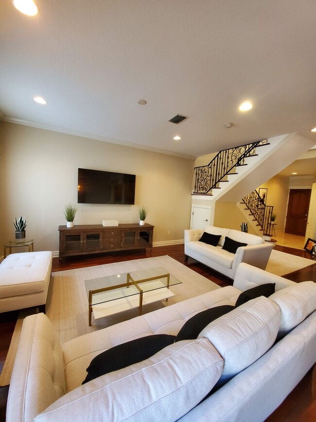 4907 Bayshore Blvd, Tampa, FL 33611 - photo 2