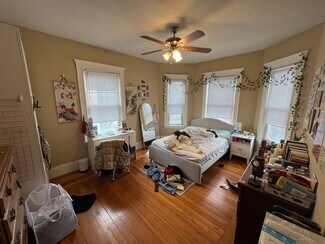 203 Holland St Unit 3, Somerville, MA 02144