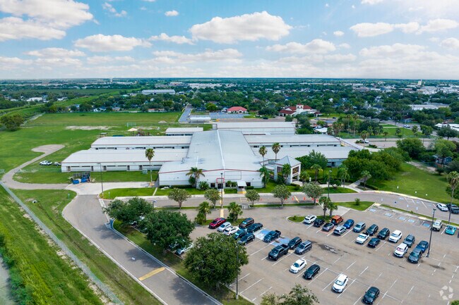 Noemi Dominguez Elementary School
hosts grades Pre-K to 5th in the city of La Feria, Tx.