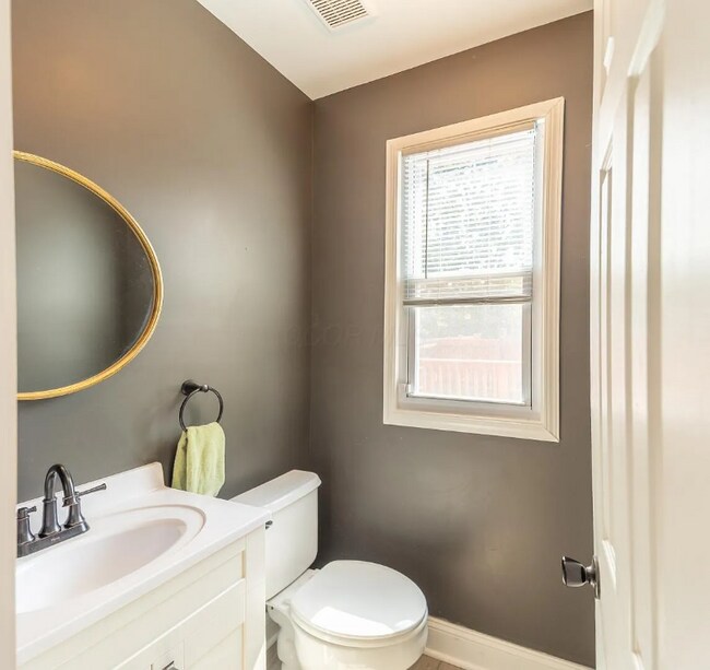 582 Gilbert St, Columbus, OH 43205 - photo 6