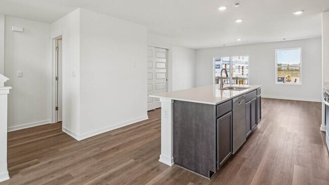 1411 Oakfield Ln, Pingree Grove, IL 60140 - photo 7