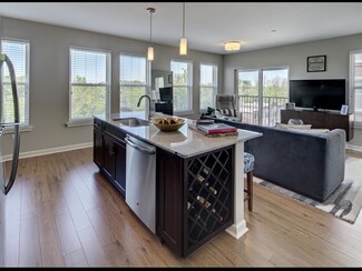 737 Chicago Ave, Evanston, IL 60202