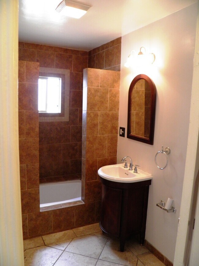 1269 S Ridgeley Dr unit 3, Los Angeles, CA 90019 - photo 4