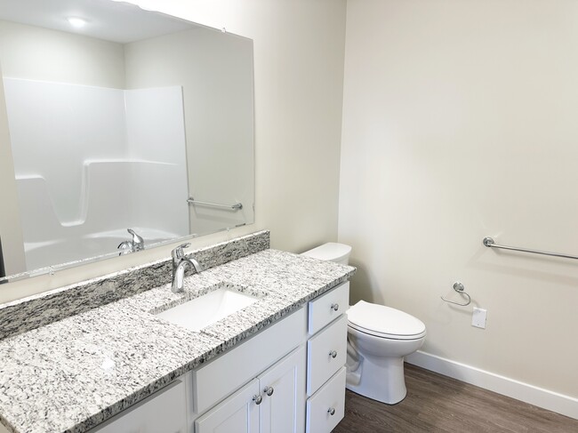 2 Bedroom w/ Balcony - 875sf