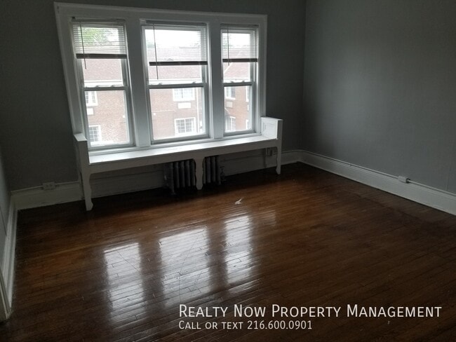 11871 Lake Ave unit 4, Lakewood, OH 44107 - photo 4