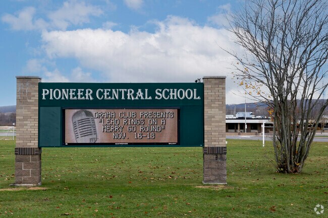 Pioneer Senior High School is an above average, public school located in Yorkshire, NY.