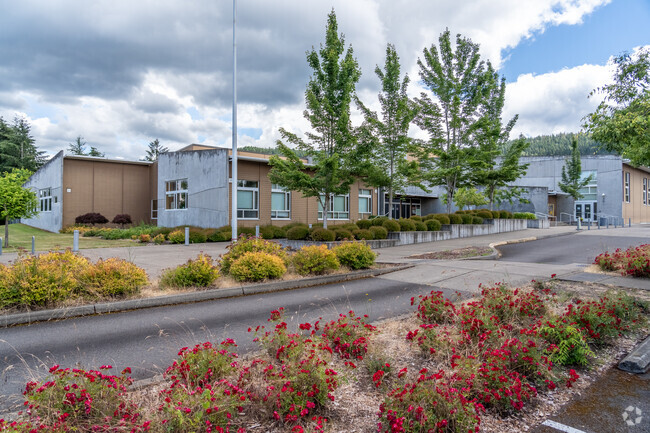 Thurston Elementary School serves grades K-5 in Outer Springfield.