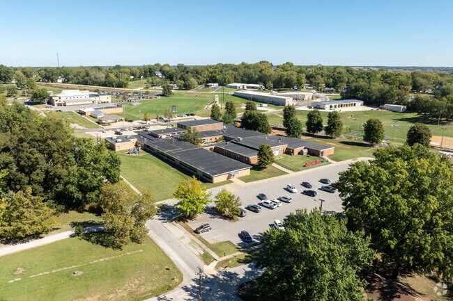 William N. Clark Middle School has a students to teacher ratio of 15:1.
