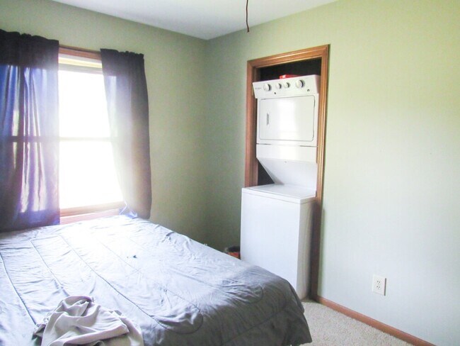 607 Marvin Ave, Grinnell, IA 50112 - photo 5