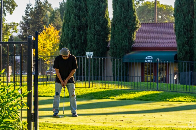 The Pruneridge Golf Club offers flat putting greens to practice.