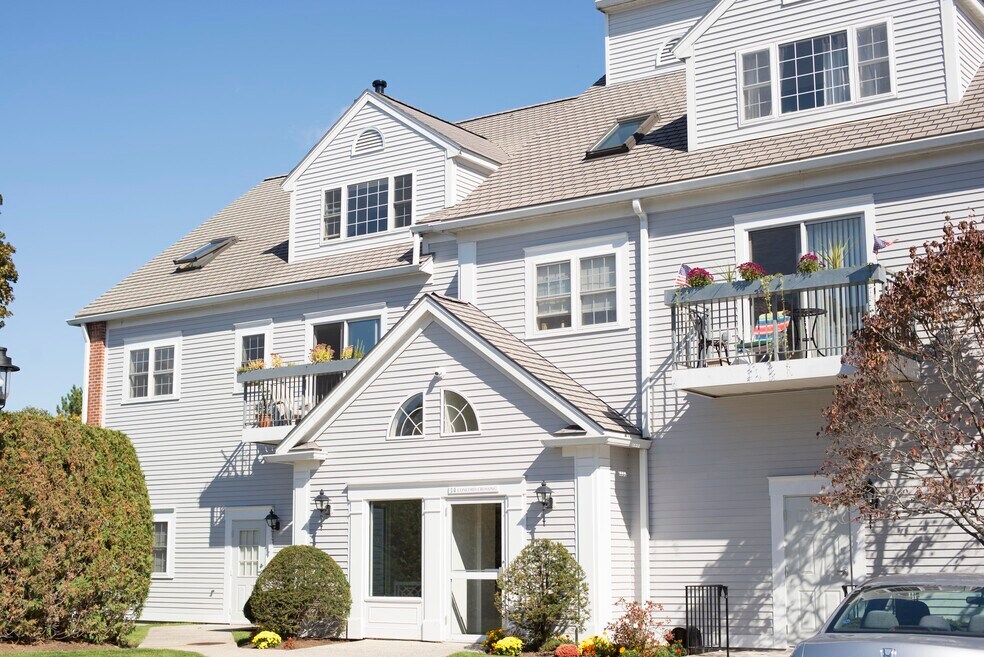 Concord Crossing, Concord, MA 01742 - photo 1