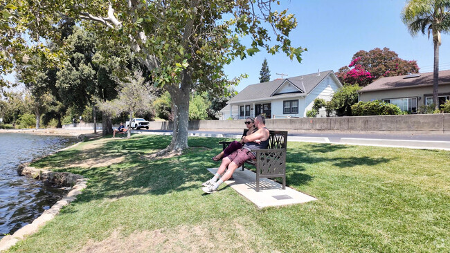 There are scenic views at The City of Lodi Lake in the North Lodi.