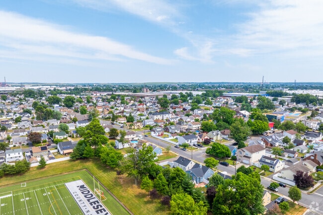 Carteret is a quiet suburban neighborhood that's easy to drive through.