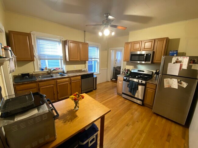 296 Highland Ave unit 1, Somerville, MA 02144 - photo 2