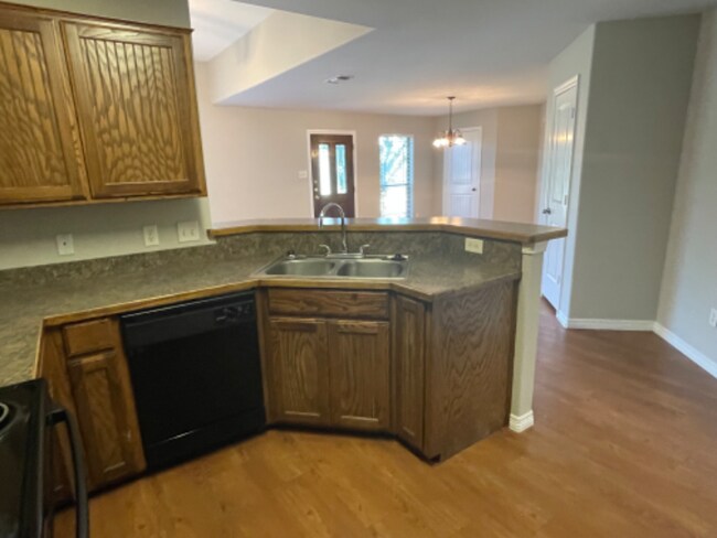 604 Hilltop Dr, Springtown, TX 76082 - photo 7