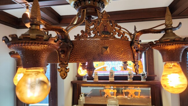 Dining Room chandelier detail