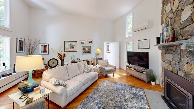 80 Deer Ln, Guilford, CT 06437 - photo 2