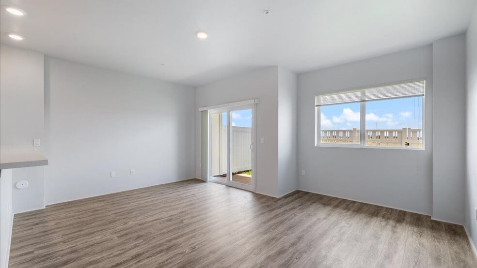 91-4099 Hikuono St unit 415, Kapolei, HI 96707 - photo 1
