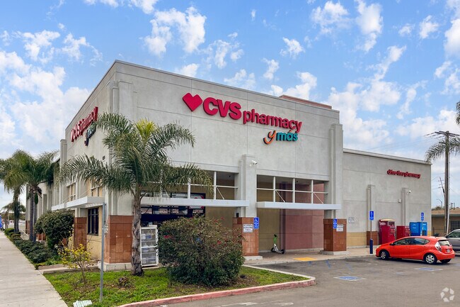 CVS in the Central neighborhood provides all of the neighborhood's drugstore needs.