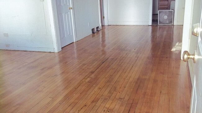 Mid Living room/Dining room