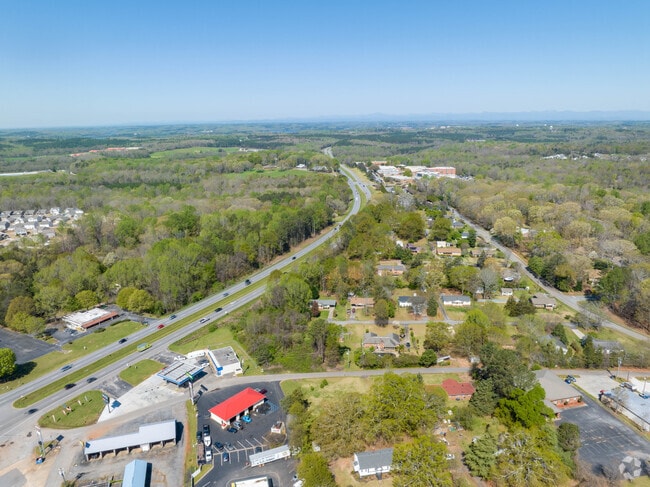 Small town living near the City of Greenville and Clemson University in Pendleton, SC.