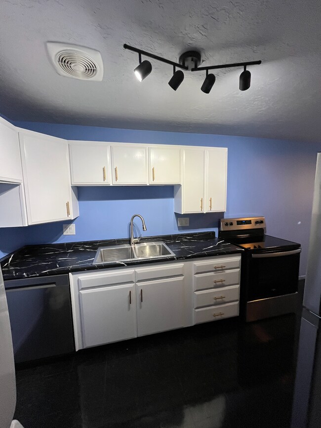 910 N Catherine St unit 1, Salt Lake City, UT 84116 - photo 4