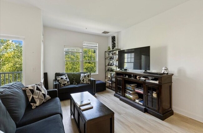 Reservoir Crossing unit 1303, Braintree, MA 02184 - photo 4