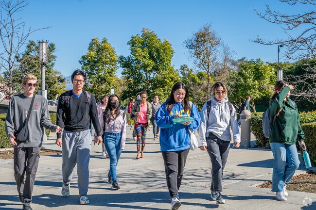 UC Irvine’s proximity to Broadmoor Sea View offers residents easy access to world-class education, research, and campus amenities, all within a short drive from Newport Beach’s coastal beauty.