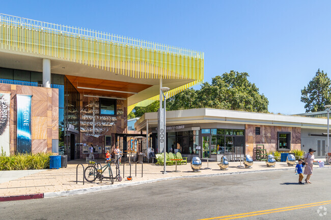 Charleston Meadows residents can enjoy a nearby community center.