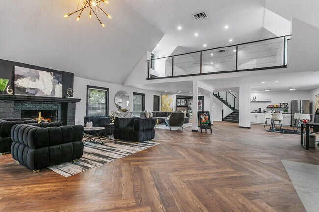 Fox Run Apartments, Shawnee, KS 66214 - photo 2