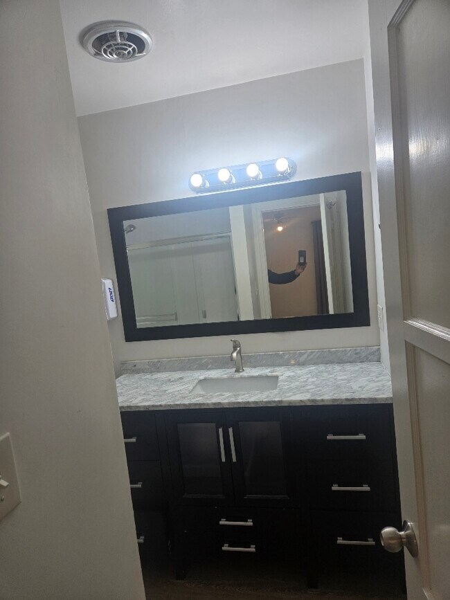 7253 Capps Ave, Reseda, CA 91335 - photo 6