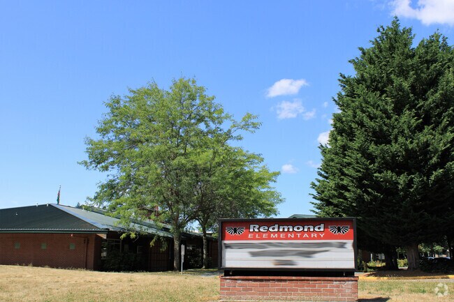 Redmond Elementary School in the Downtown Redmond neighborhood.