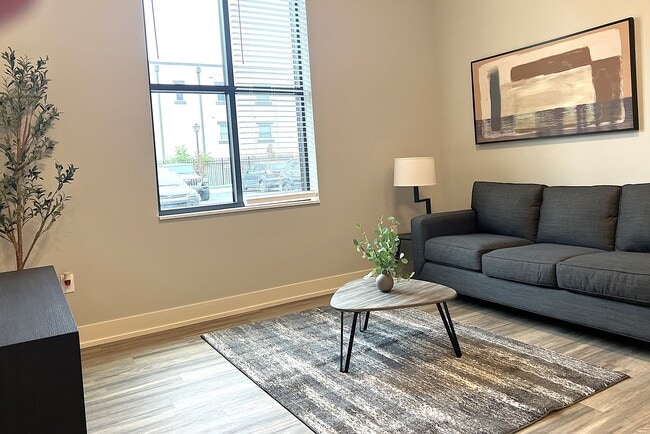 ELEVATE 340, Columbus, OH 43215 - photo 2