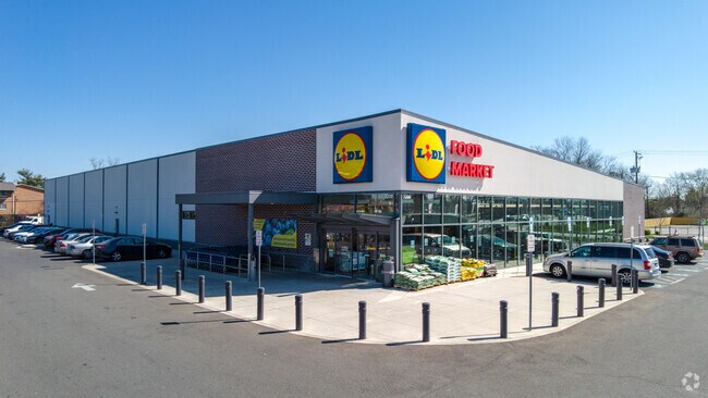 Lidl serves as the go-to supermarket for District Heights residents.