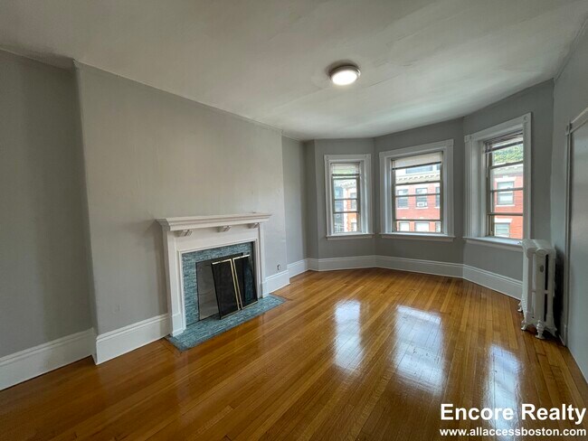 21 Harris St unit 11P-6, Brookline, MA 02446 - photo 2