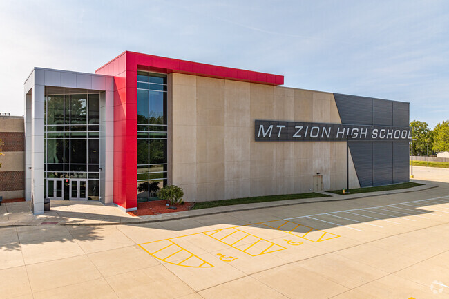Mt. Zion High School has 763 students in grades 9-12.