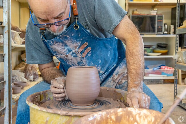 Sedona Arts Center offers classes to residents of the Village of Oak Creek (Big Park).